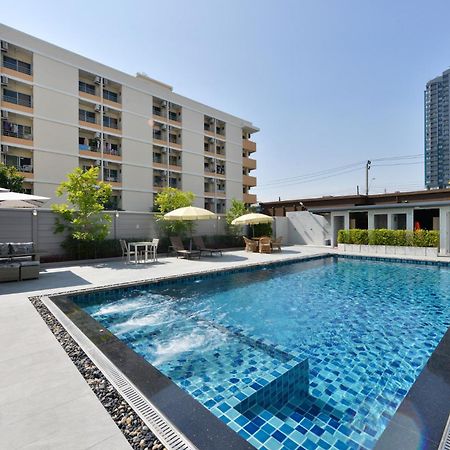Three Seasons Bangkok Hotel Exterior photo