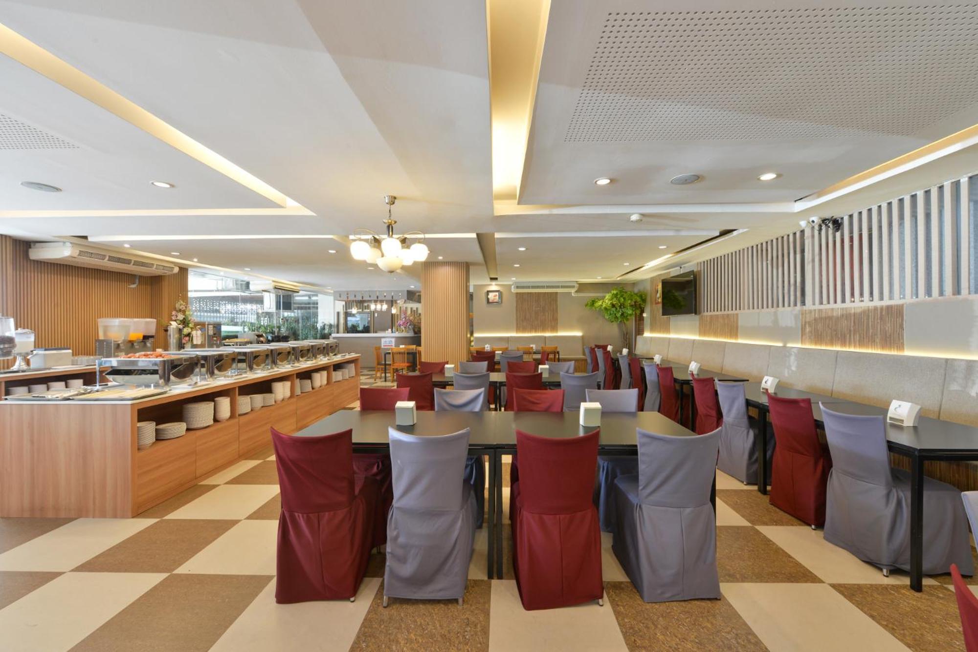 Three Seasons Bangkok Hotel Exterior photo