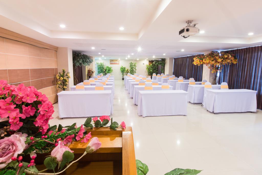 Three Seasons Bangkok Hotel Exterior photo